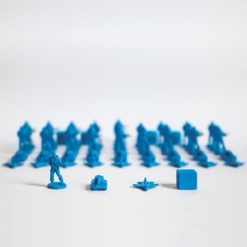 30 blaue Infanterie, 10 blaue Panzer, 10 blaue Flieger, 5 blaue Holz-Marker